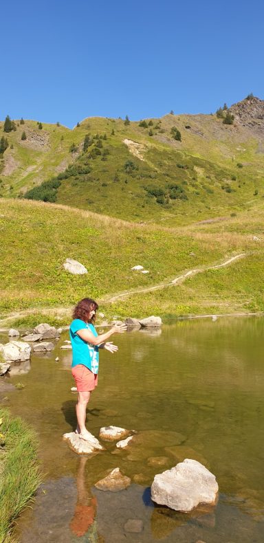 medium-magnetiseur-communication-animale-defunt-medecine-holistique-therapeute-animaux-energetique-sophrologue